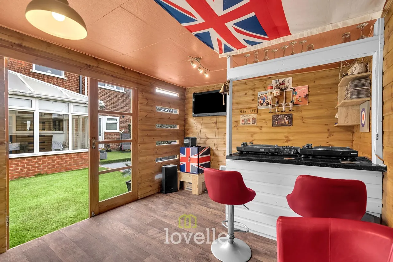 Charles Avenue, New Waltham, DN36, photo 36