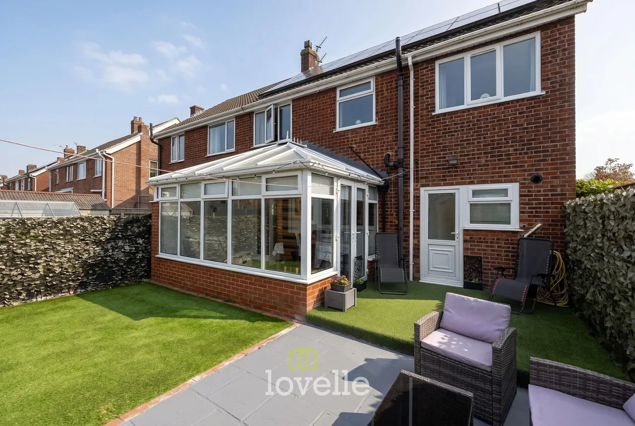 Charles Avenue, New Waltham, DN36, photo 32