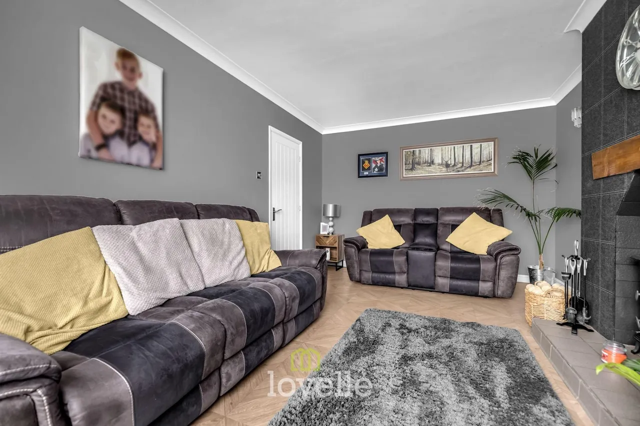 Charles Avenue, New Waltham, DN36, photo 9