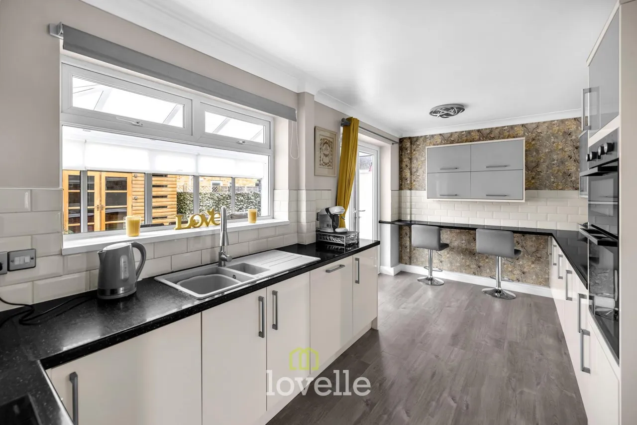 Charles Avenue, New Waltham, DN36, photo 3