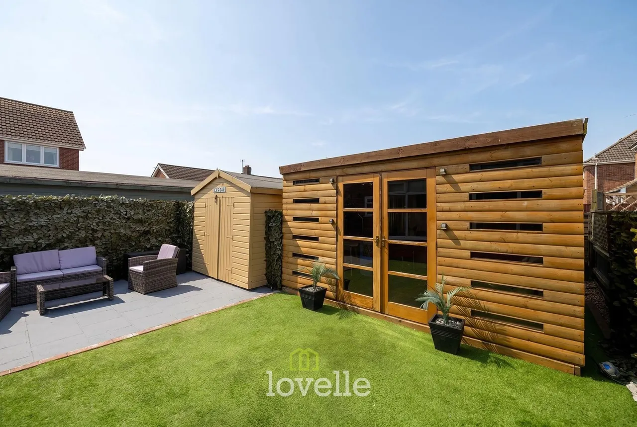 Charles Avenue, New Waltham, DN36, photo 34