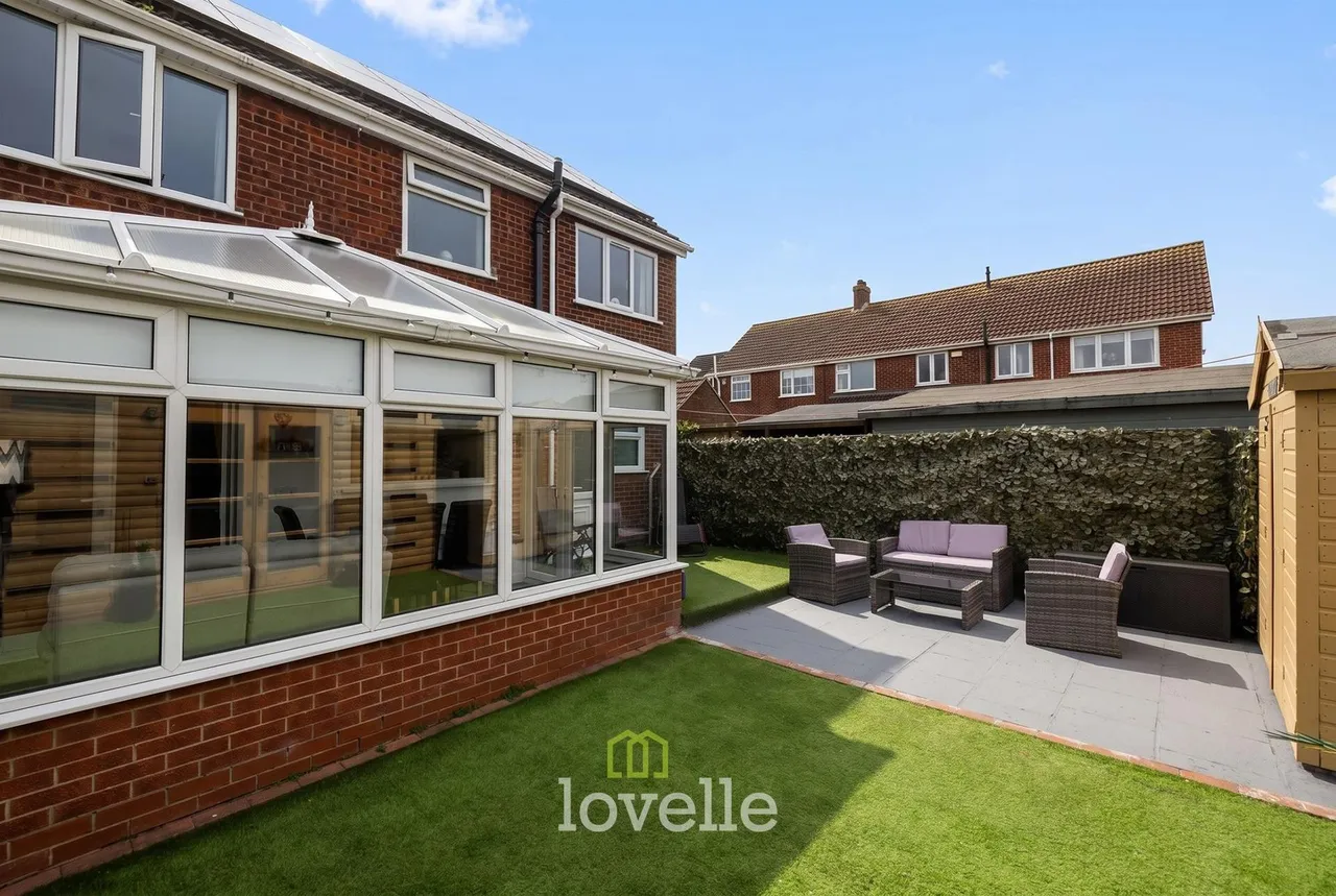 Charles Avenue, New Waltham, DN36, photo 33