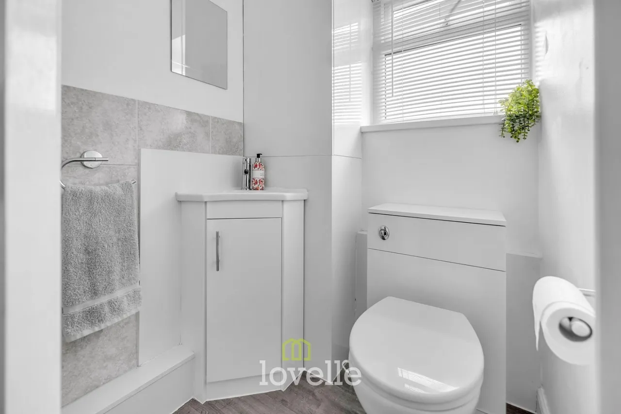 Charles Avenue, New Waltham, DN36, photo 15
