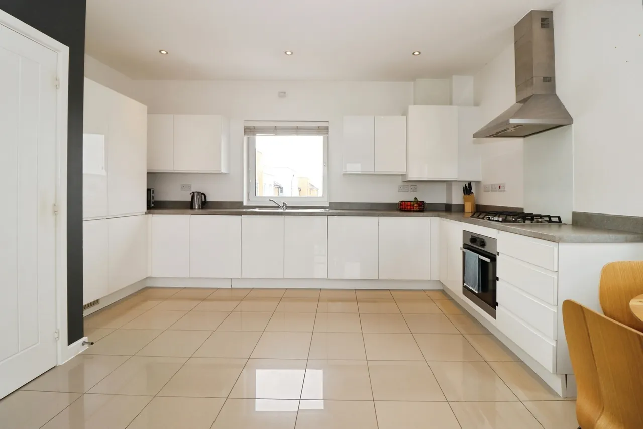 Buttercup Crescent, Emersons Green, Bristol, BS16, photo 3