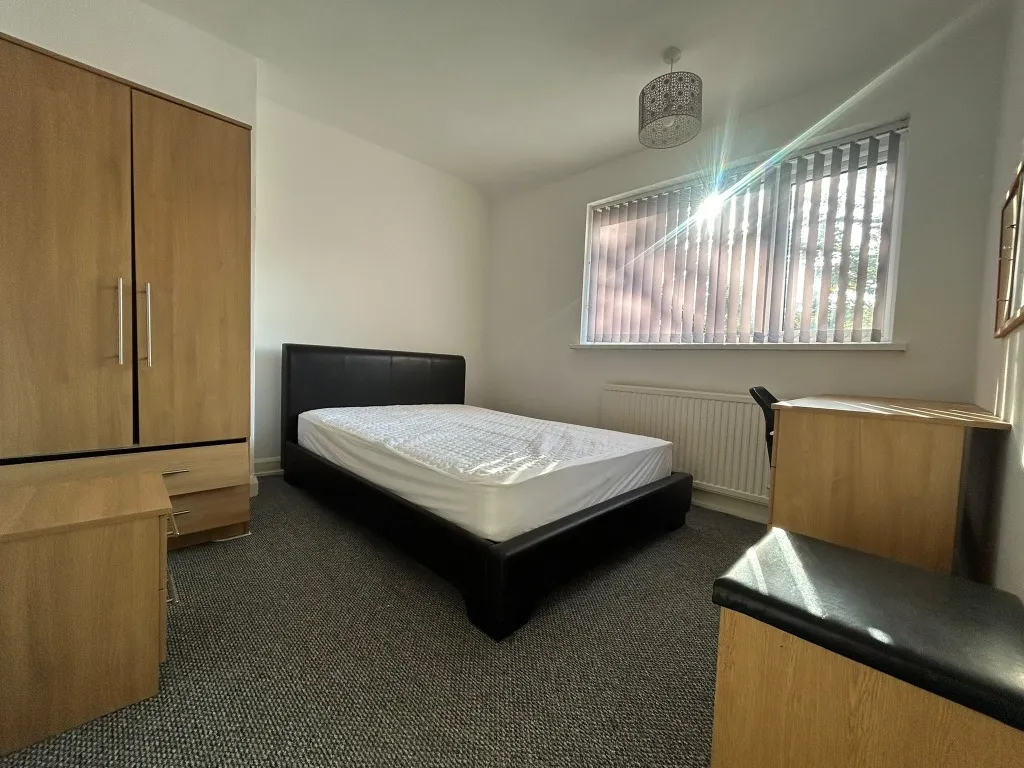 St. Georges Road, Newcastle-Under-Lyme, ST5, photo 15