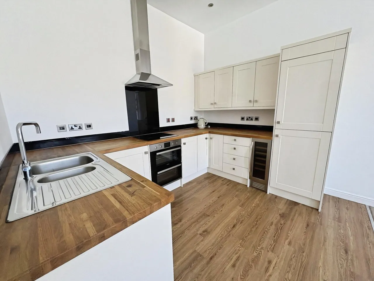 Peel Court Peel Street, Morley, LS27, photo 6