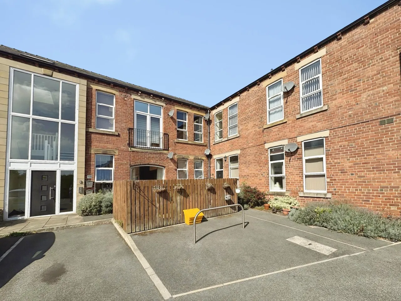 Peel Court Peel Street, Morley, LS27, photo 9