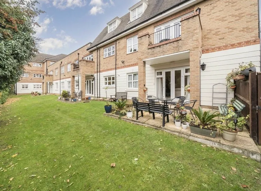 Hanbury Close, Hendon, NW4, photo 4
