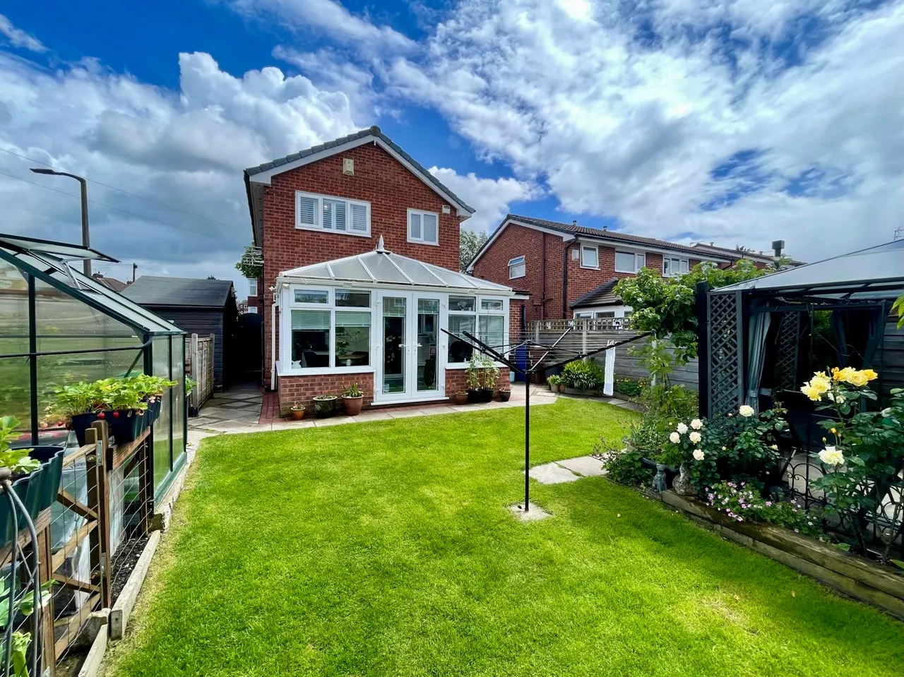 Hayfield Avenue, Bredbury, SK6, photo 2