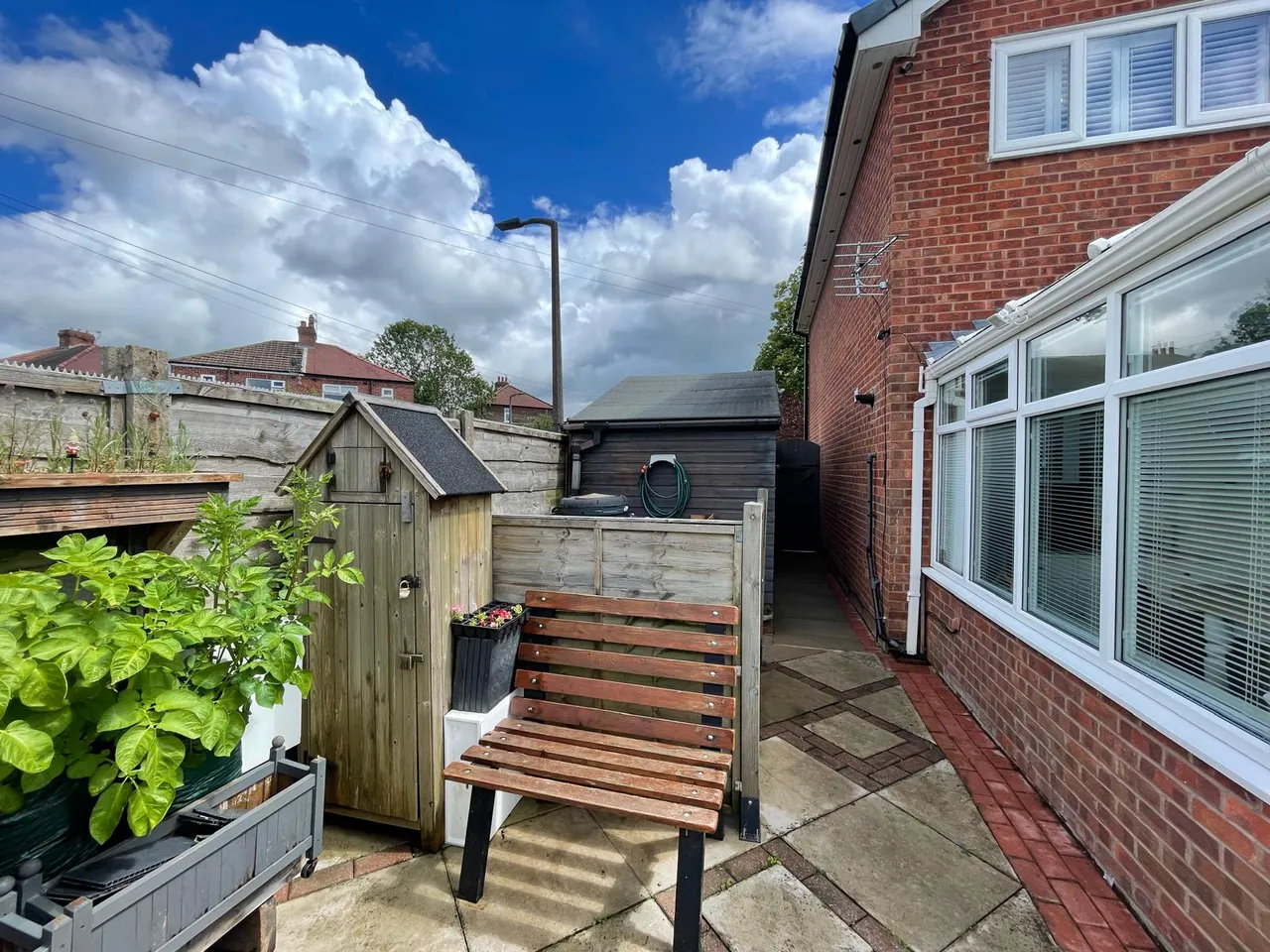 Hayfield Avenue, Bredbury, SK6, photo 35