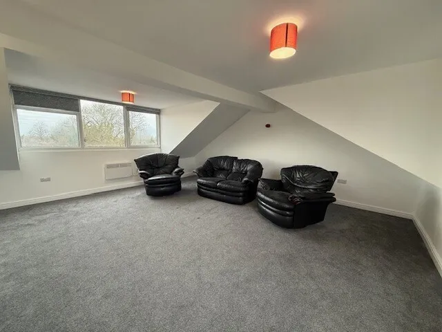 Wilmslow Road, SK8, photo 6