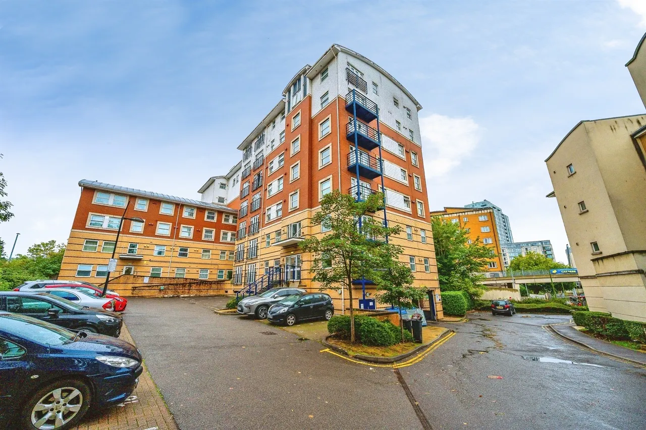 2 bed flat for sale, Selden Hill, Hemel Hempstead, HP2