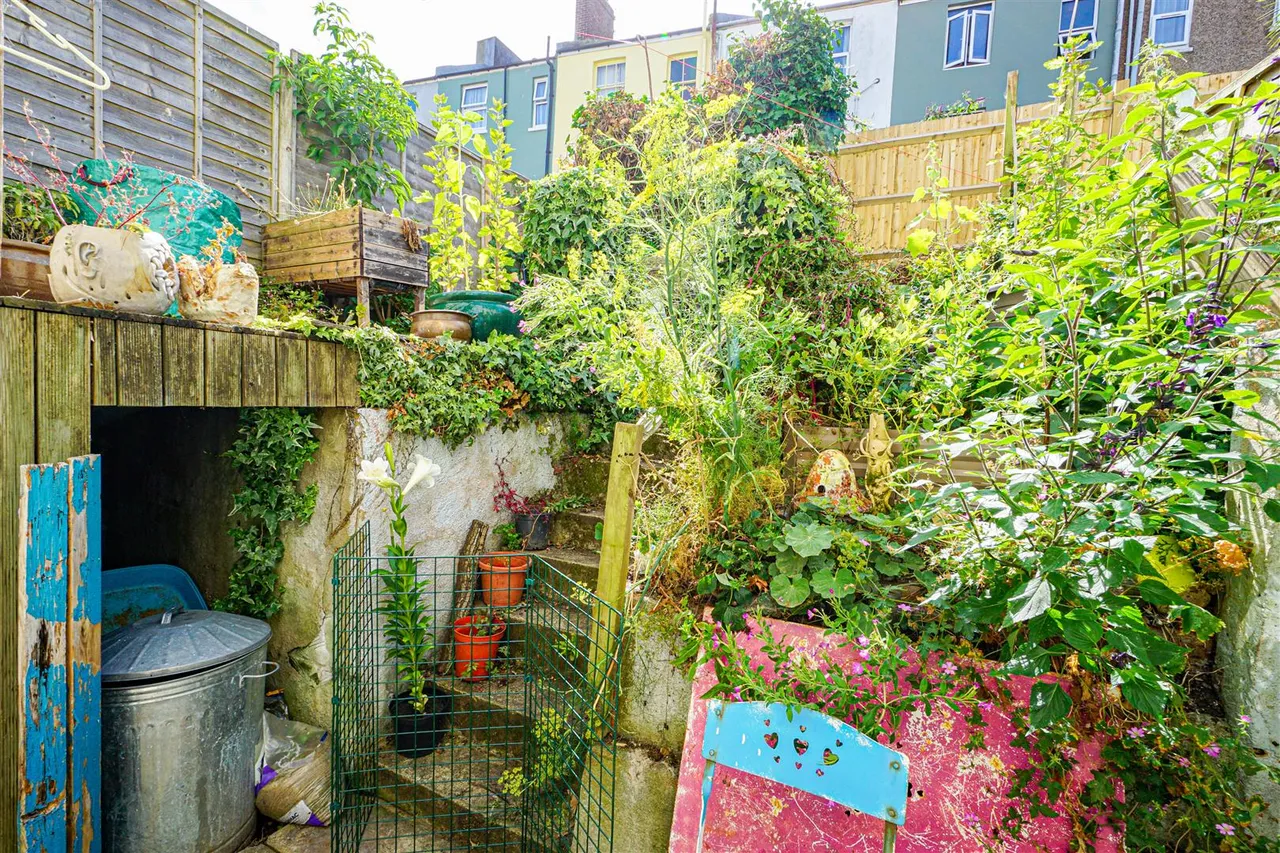 St. Marys Road, Hastings, photo 16