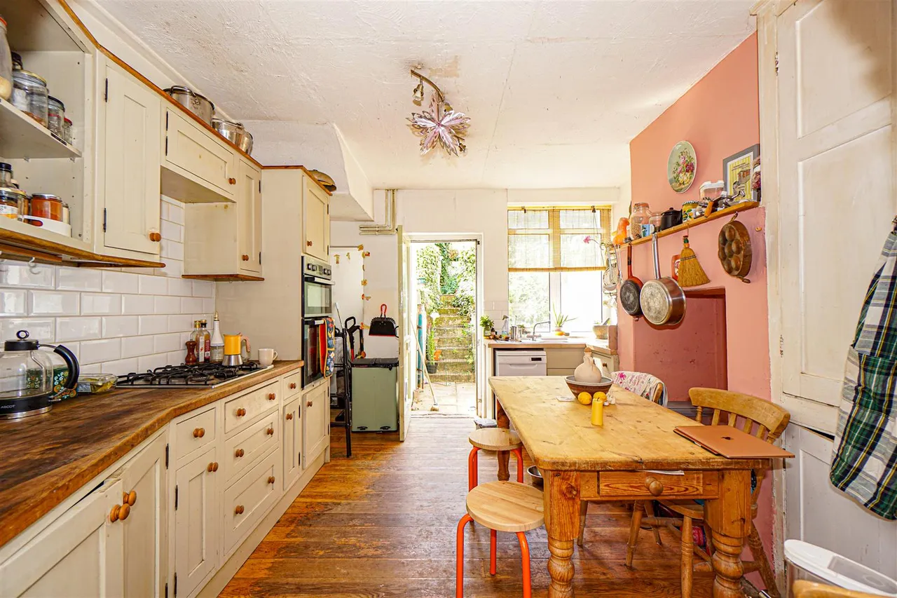 St. Marys Road, Hastings, photo 2