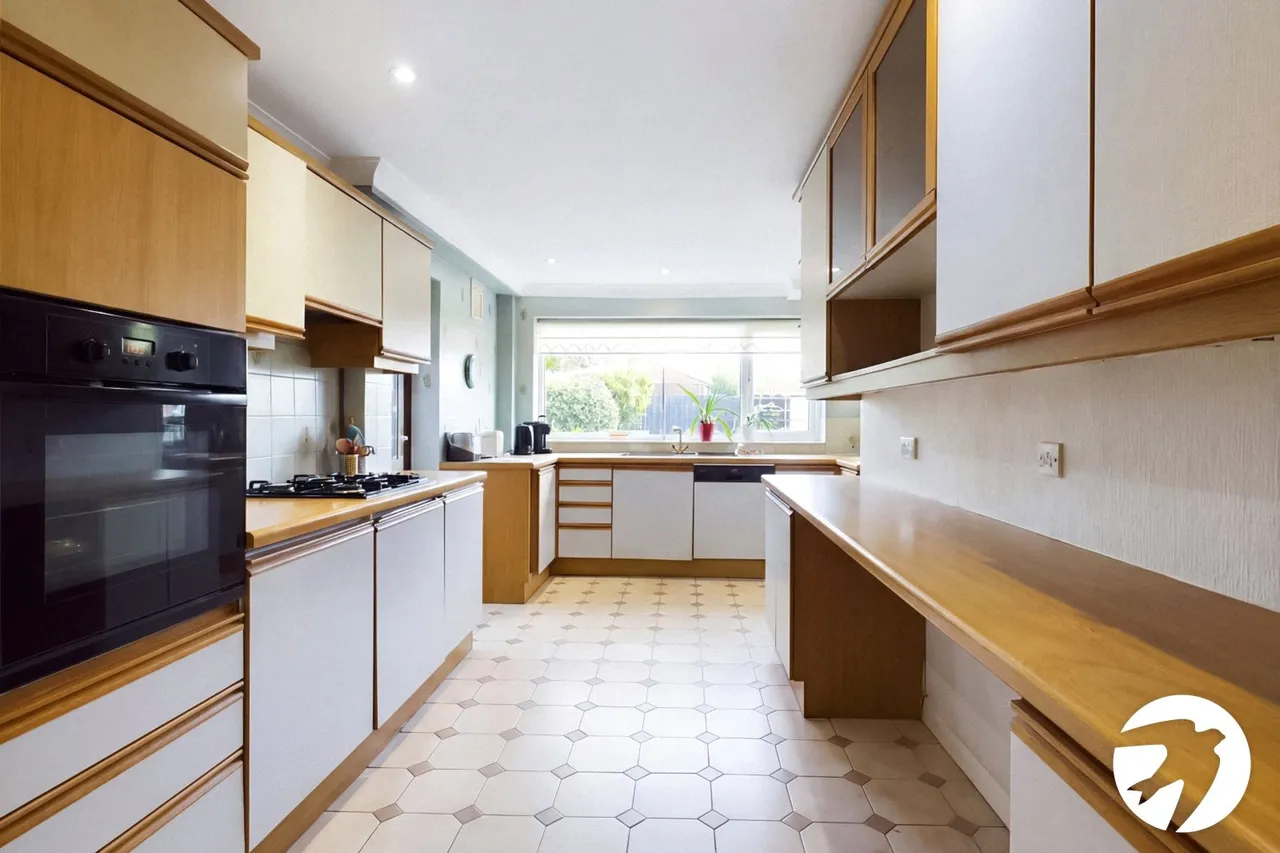 Woolwich Road, London, SE2, photo 3