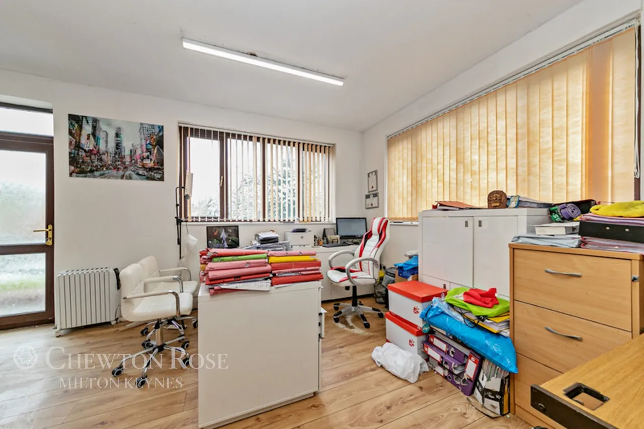 Hadrians Drive, Milton Keynes, photo 16