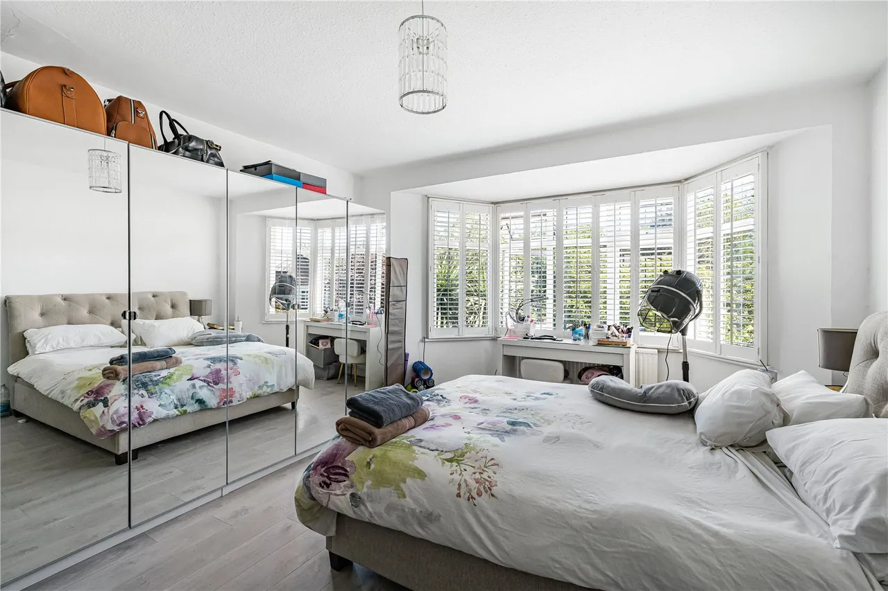 Gresham Avenue, London, N20, photo 9