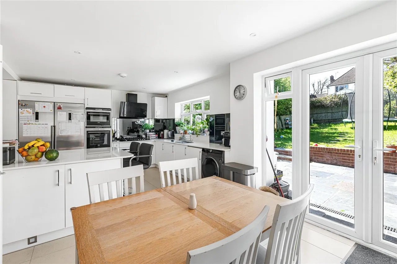 Gresham Avenue, London, N20, photo 6