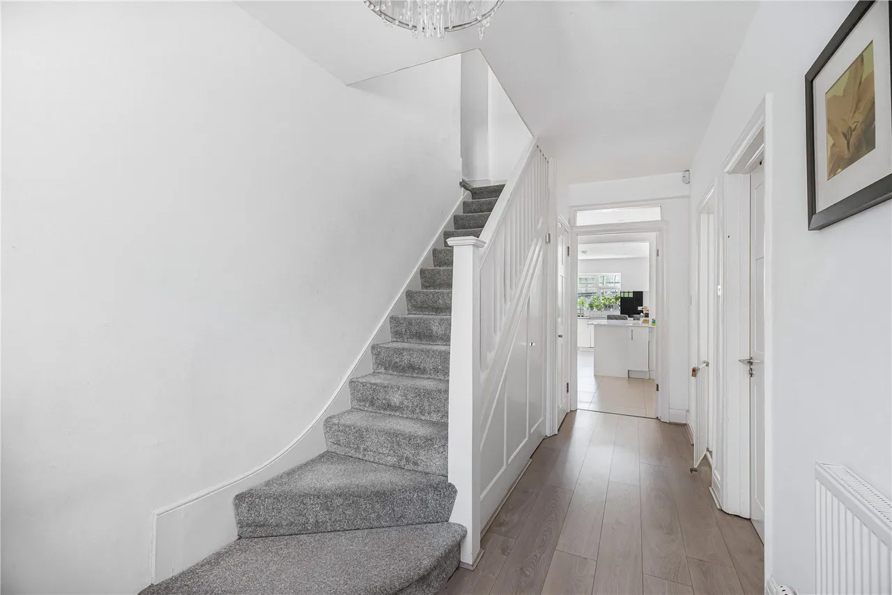 Gresham Avenue, London, N20, photo 2