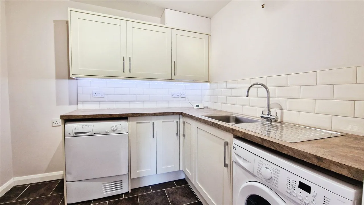 Wiggett Grove, Binfield, Bracknell, Berkshire, RG42 4DY, photo 12