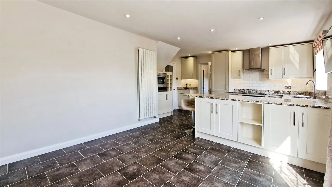 Wiggett Grove, Binfield, Bracknell, Berkshire, RG42 4DY, photo 7