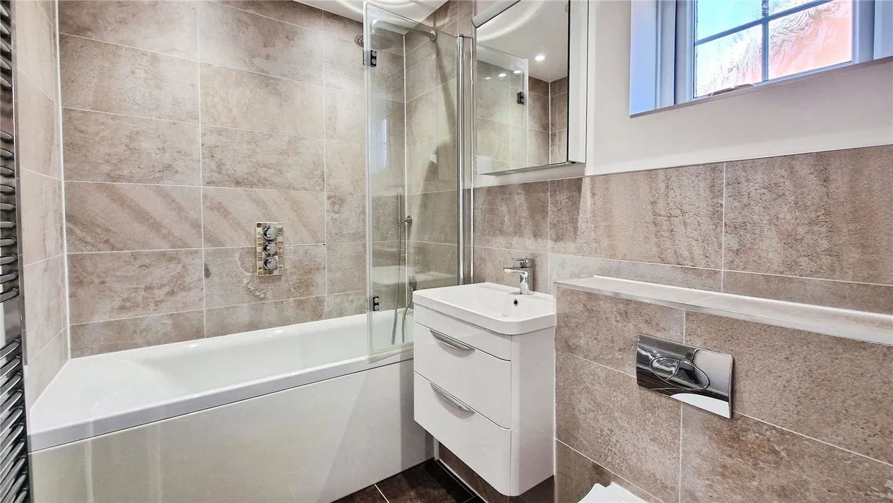Wiggett Grove, Binfield, Bracknell, Berkshire, RG42 4DY, photo 17