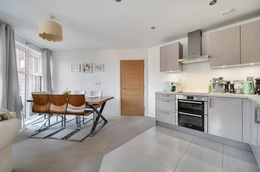 Peach Street, Wokingham, RG40, photo 2