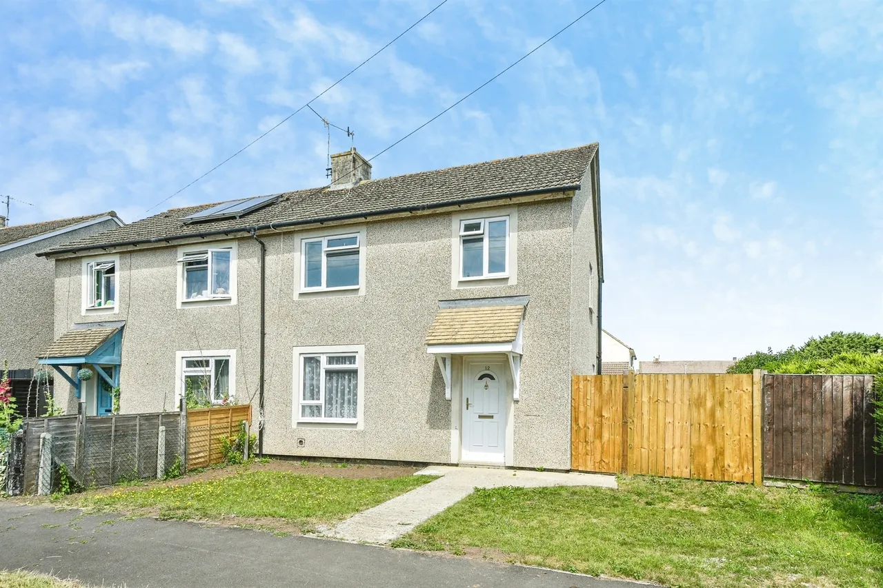 3 bed house for sale — Stokes Croft, Calne