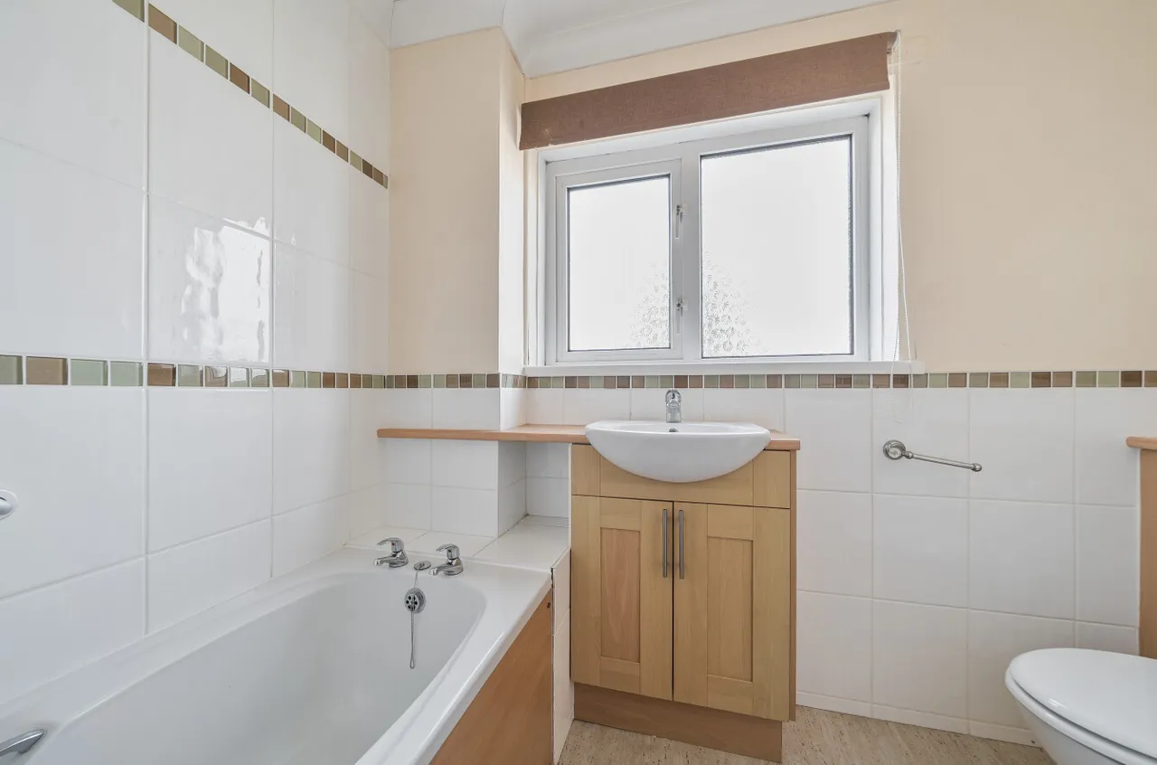 Rushmere Walk, Havant, PO9, photo 9