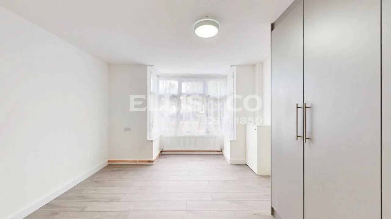 Pinkwell Avenue, Hayes, UB3, photo 8