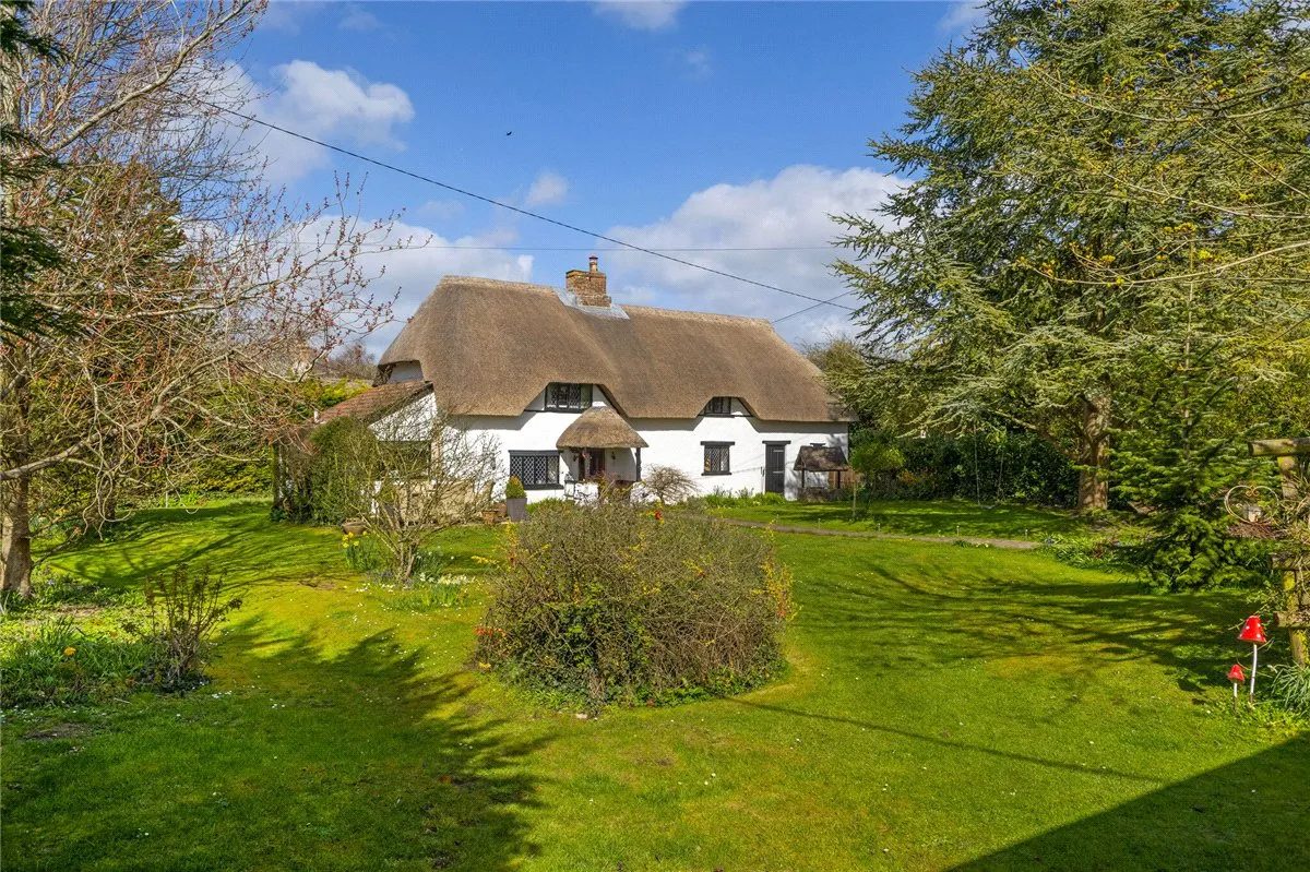 3 bed house for sale, Park Lane, Cherhill, SN11