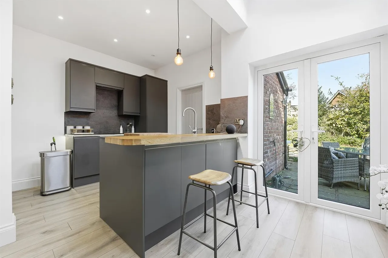 Henshall Road, Bollington, photo 9
