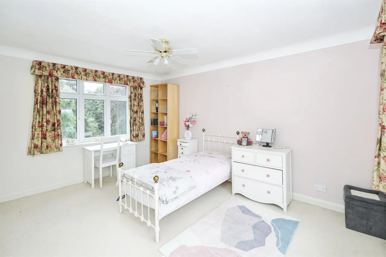 Red Lane, Burton Green, CV8, photo 16