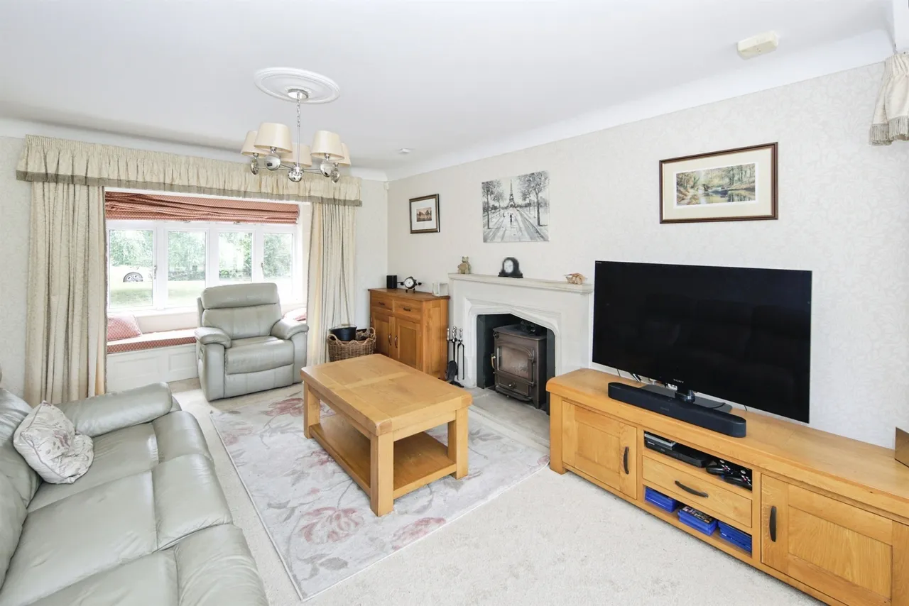 Red Lane, Burton Green, CV8, photo 6