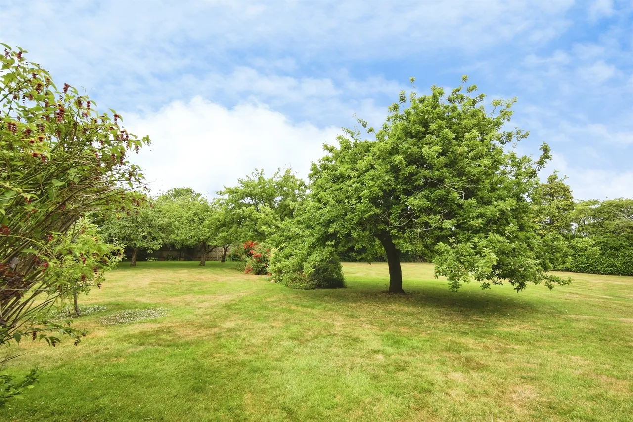 Red Lane, Burton Green, CV8, photo 25