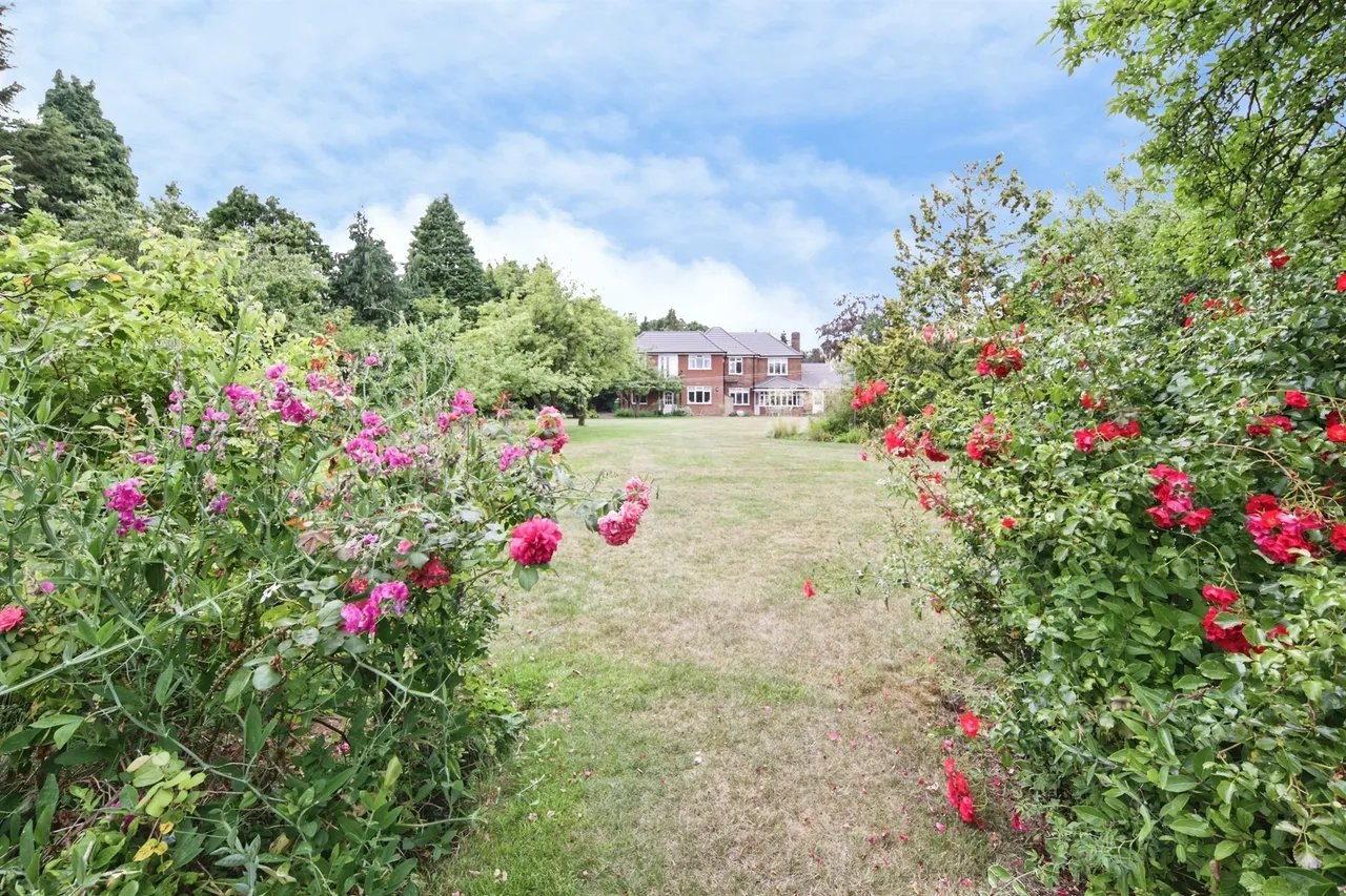 Red Lane, Burton Green, CV8, photo 8