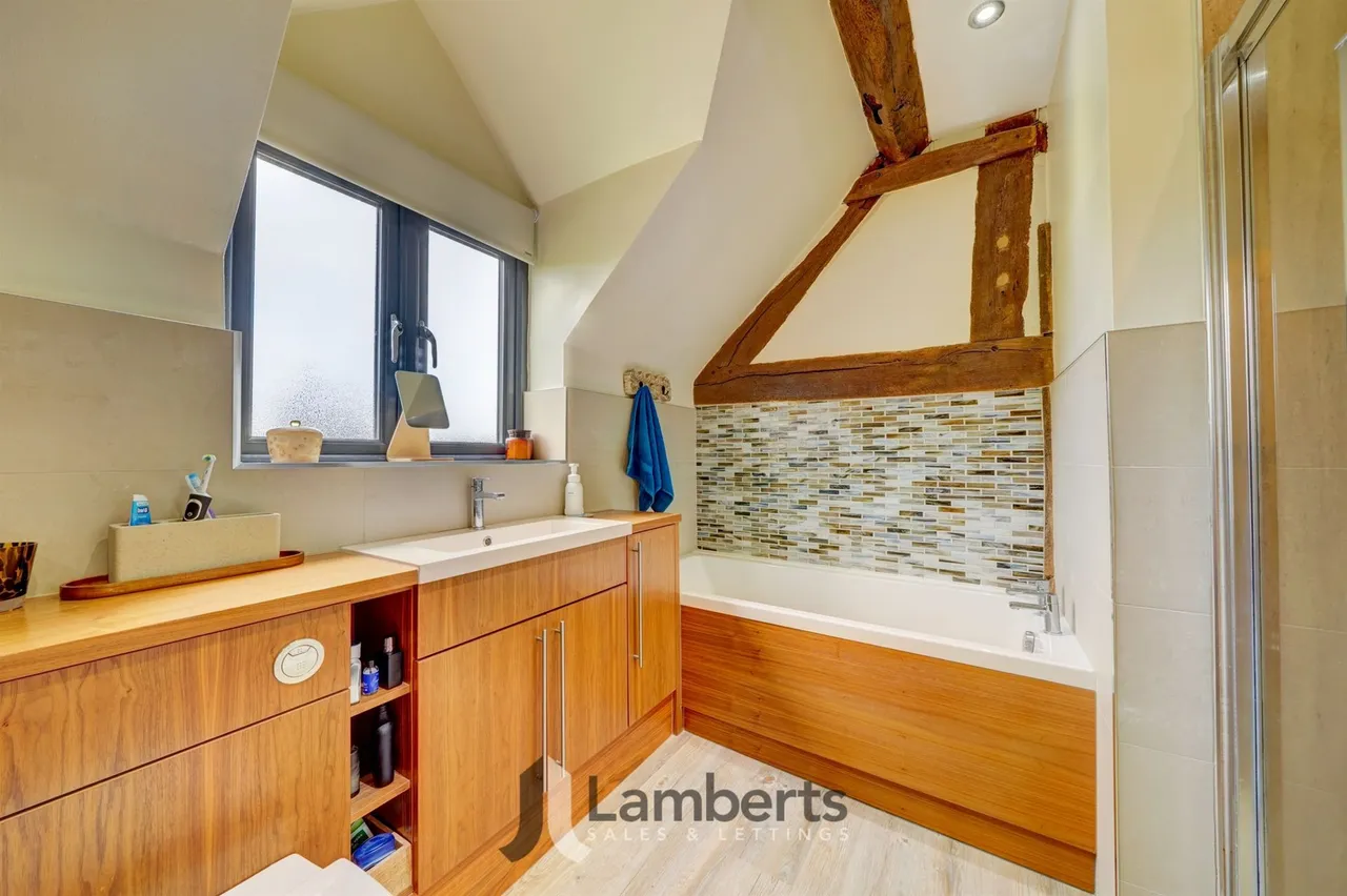 7 Lower House Stables Longhope Close, Redditch, photo 28