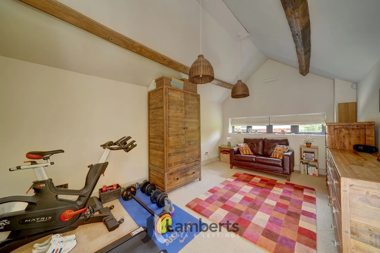 7 Lower House Stables Longhope Close, Redditch, photo 32
