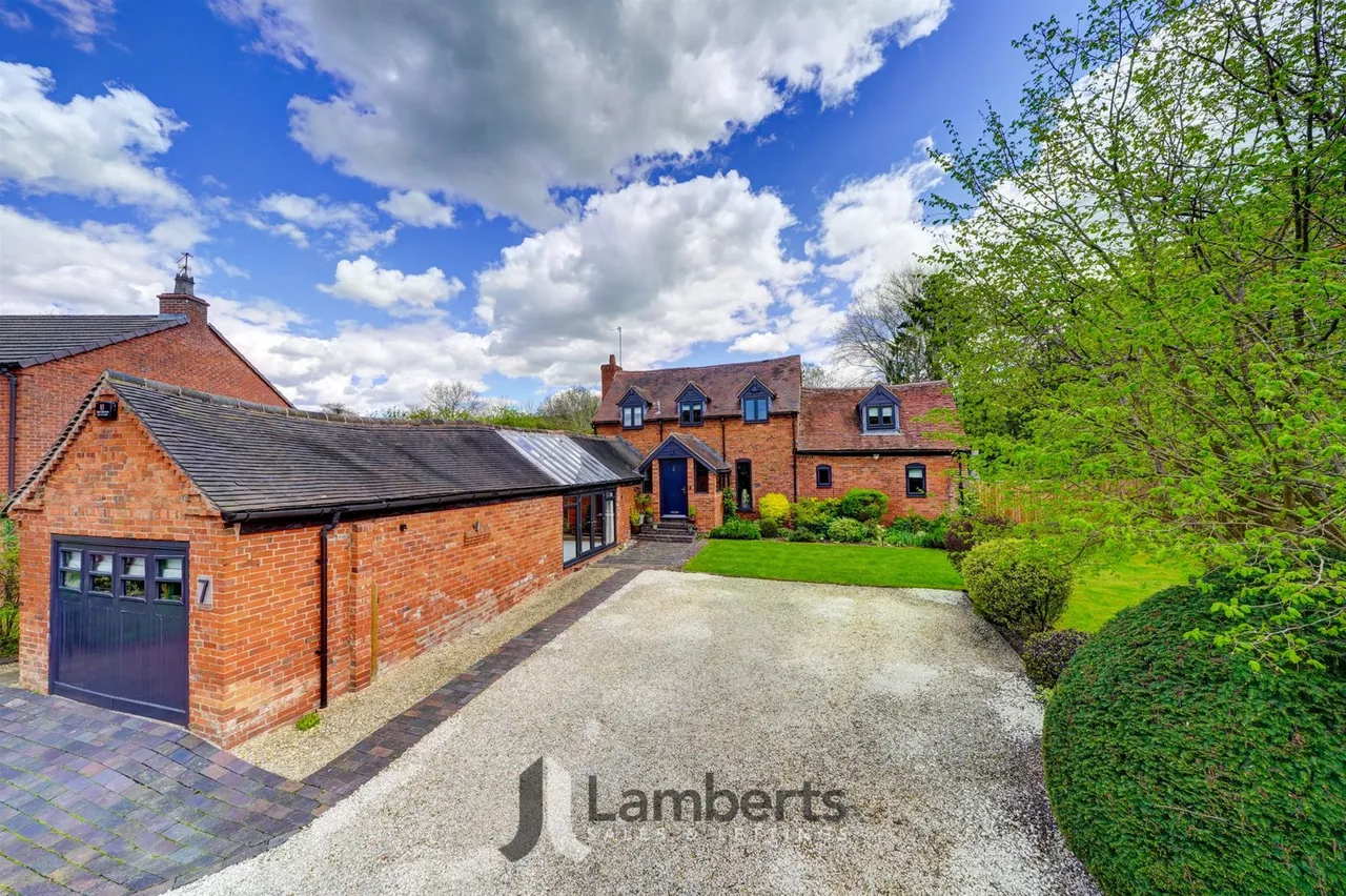 7 Lower House Stables Longhope Close, Redditch, photo 49