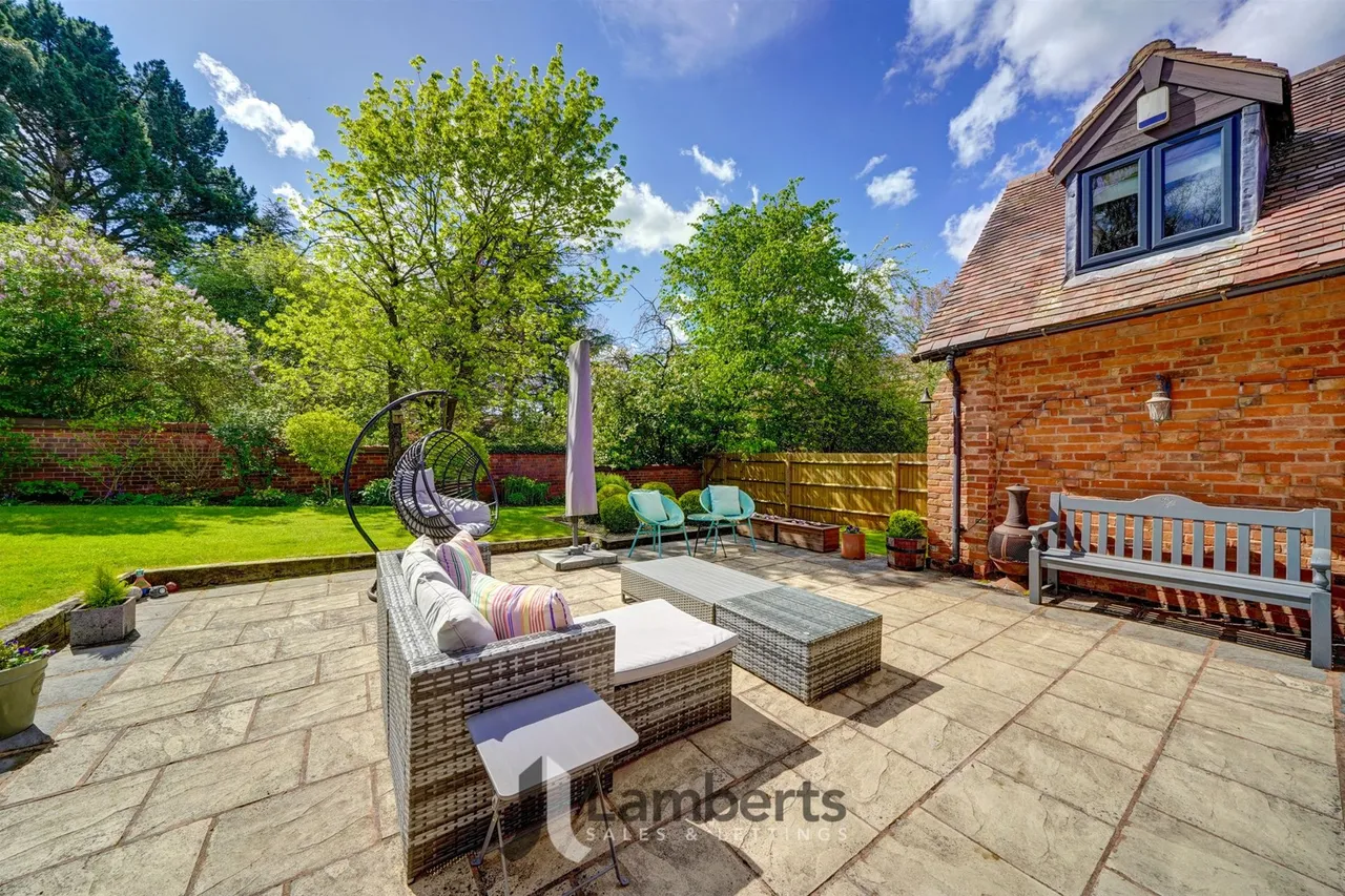 7 Lower House Stables Longhope Close, Redditch, photo 41