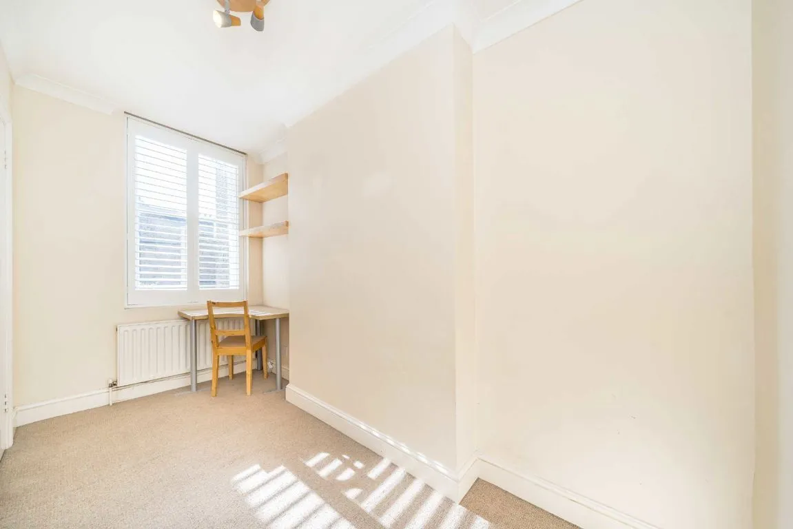 Magdalen Road, SW18, photo 3