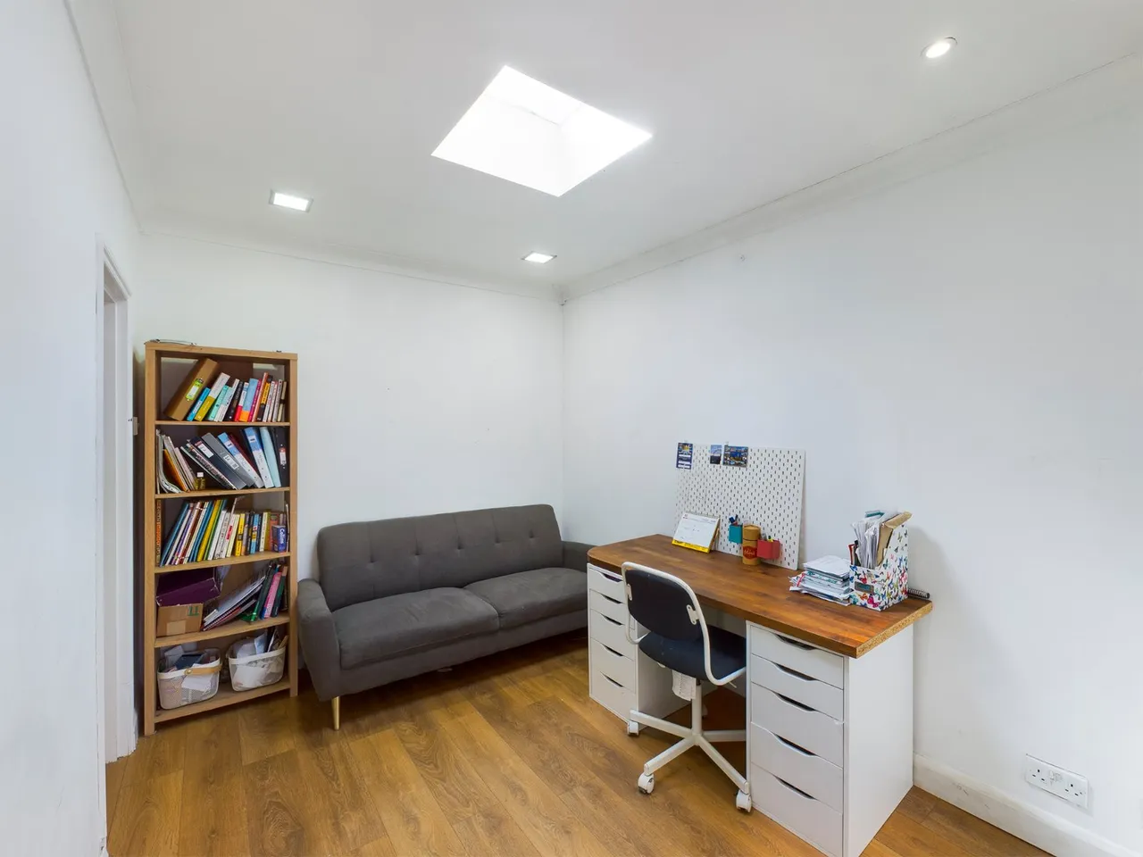 Green Lane, Chertsey, KT16, photo 5