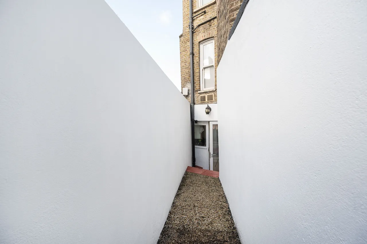 Flat C, 25 Swinton Street, London, photo 9
