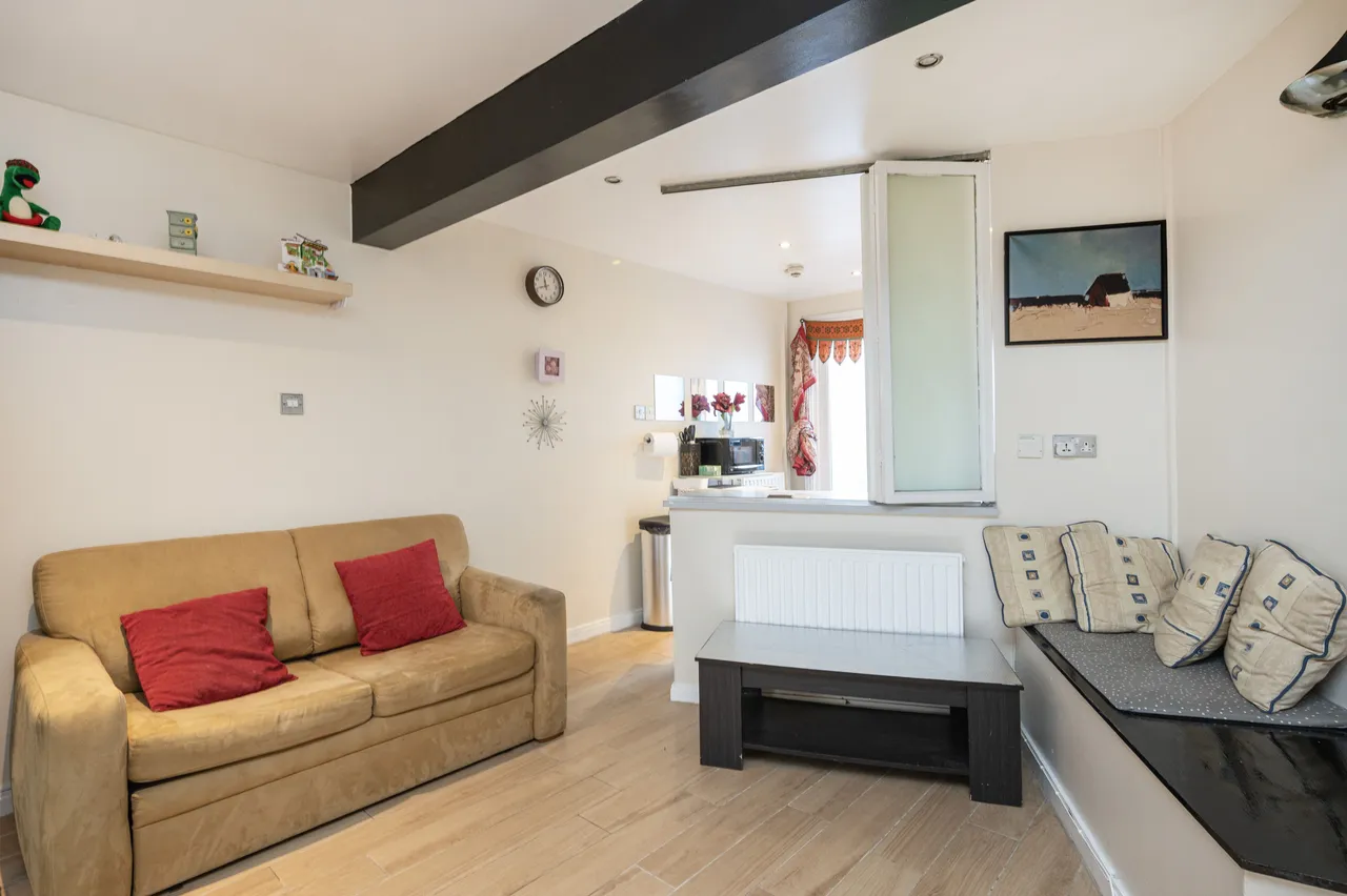 Flat C, 25 Swinton Street, London, photo 8
