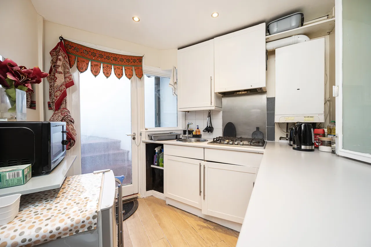 Flat C, 25 Swinton Street, London, photo 5