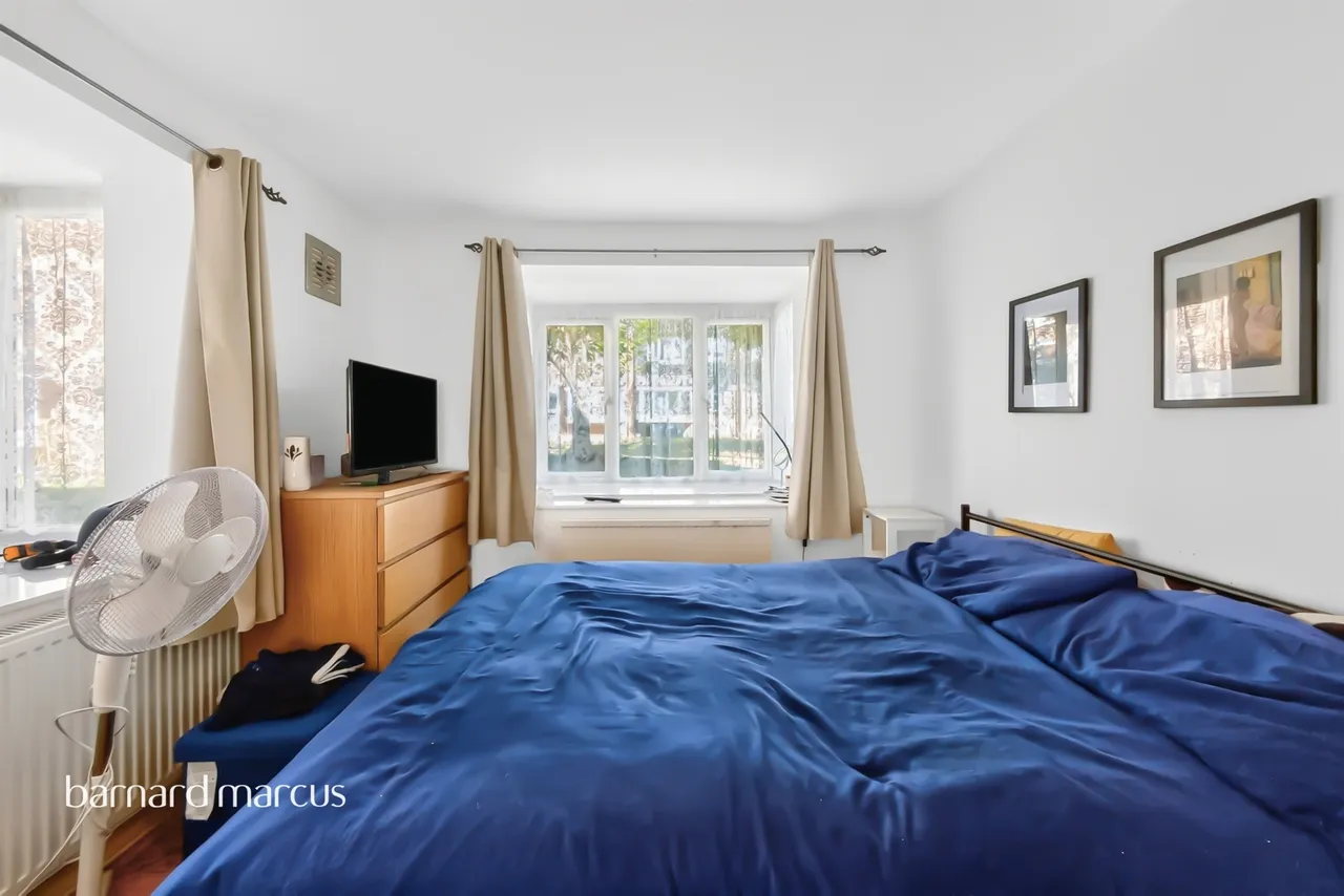 Silver Birch Close, London, photo 7