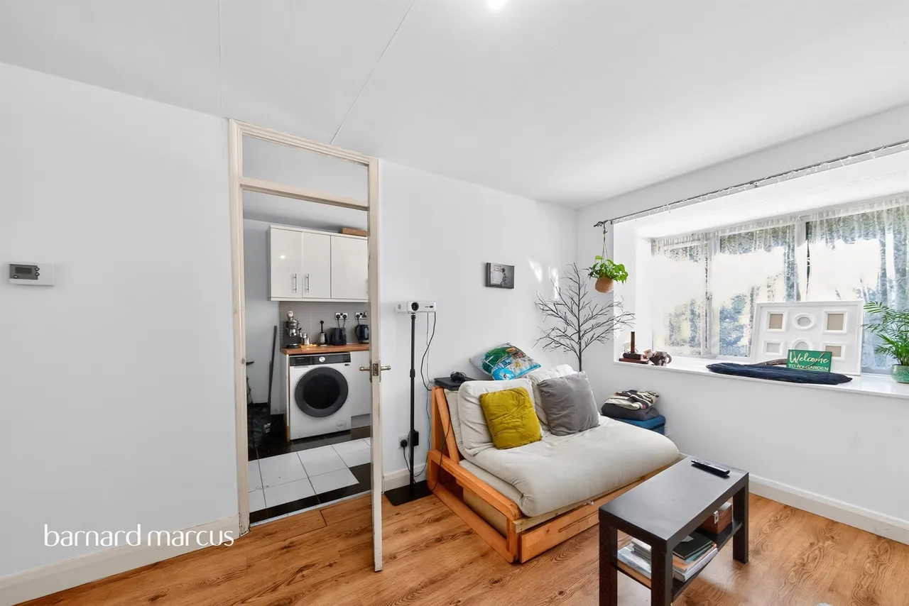 Silver Birch Close, London, photo 11