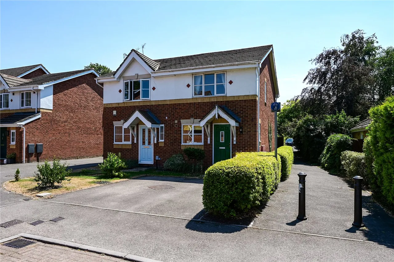 Lincoln Close, Ash Vale, Guildford, Surrey, GU12 5SU, photo 13