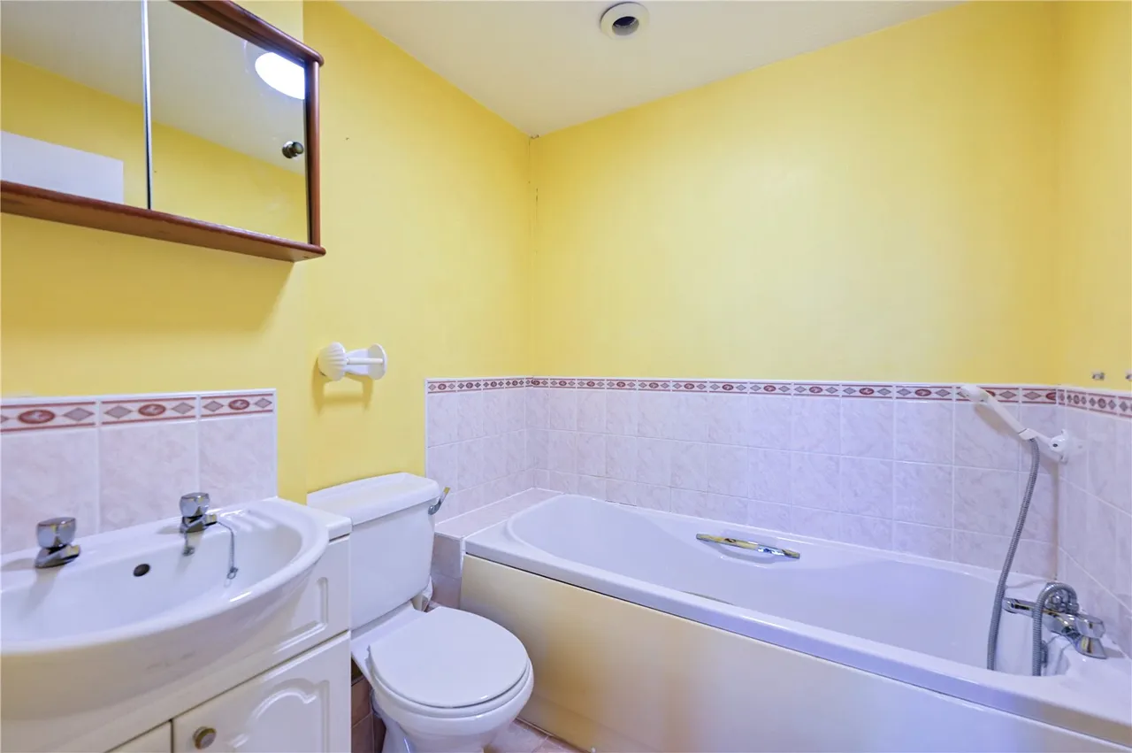 Lincoln Close, Ash Vale, Guildford, Surrey, GU12 5SU, photo 8