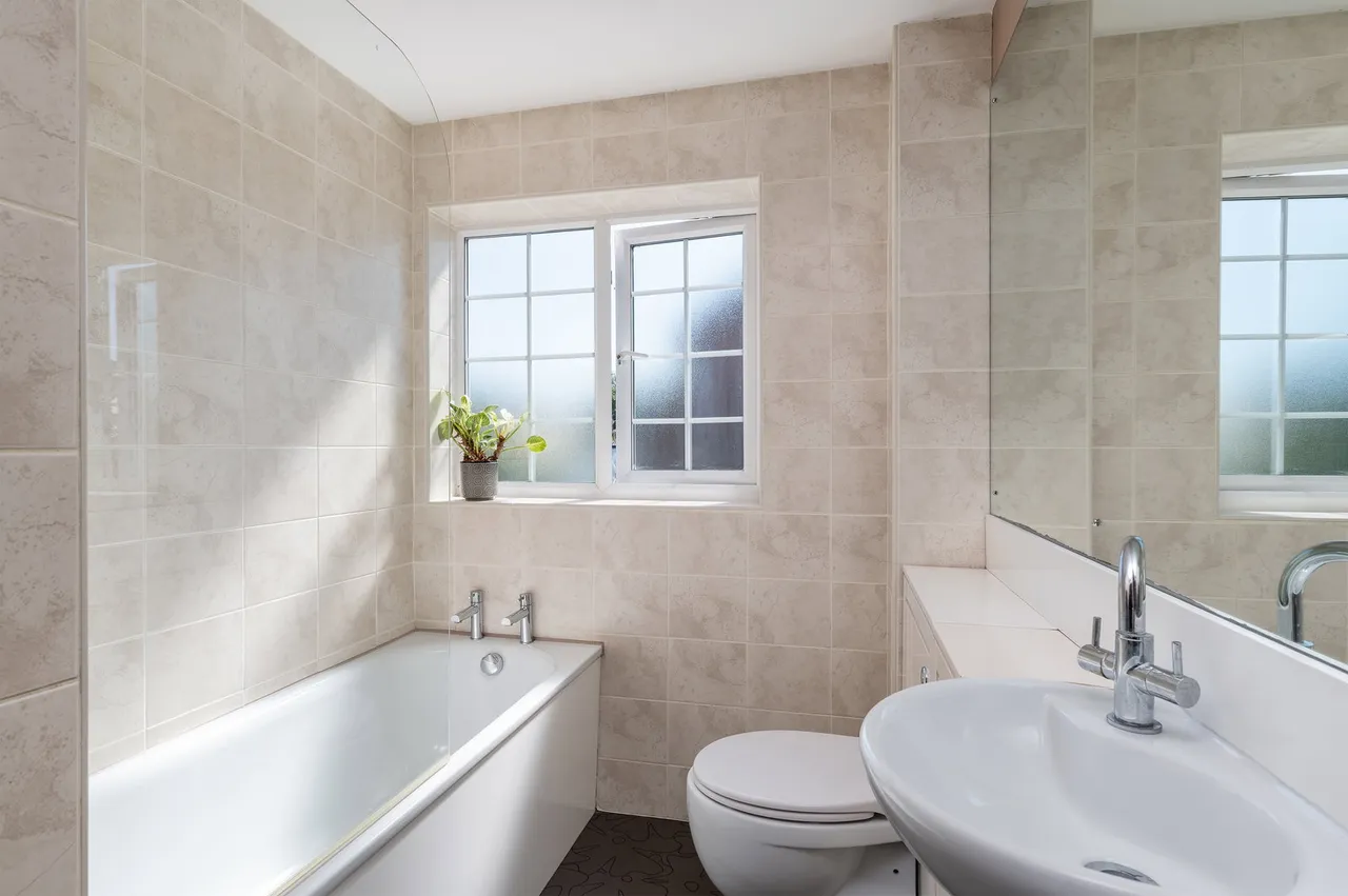 Yeomans Close, Catworth, PE28, photo 19